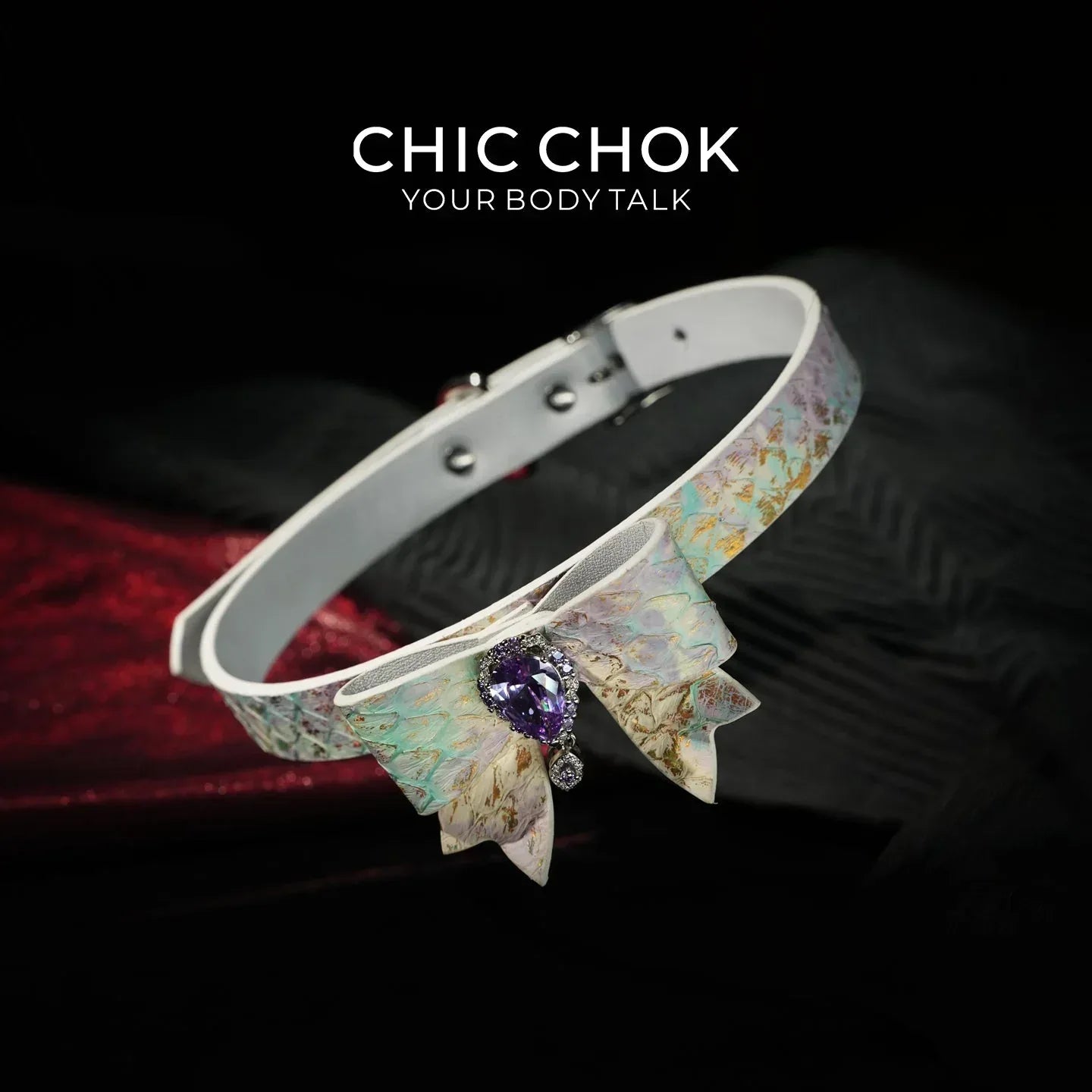 CHIC CHOK: Tranquil Abundance Pearly Iridescent Shell Textured Bow Necklace - CHICCHOK - Choker, collar - Choker