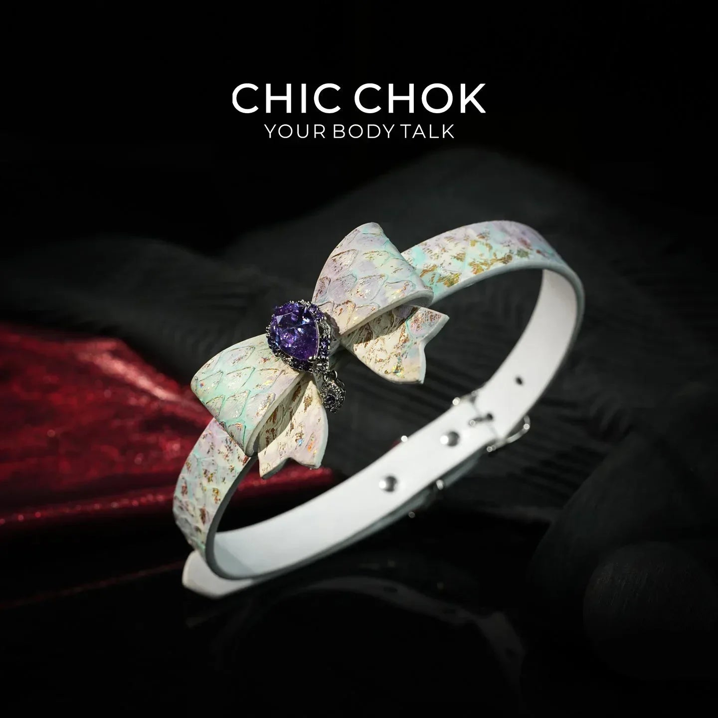 CHIC CHOK: Tranquil Abundance Pearly Iridescent Shell Textured Bow Necklace - CHICCHOK - Choker, collar - Choker