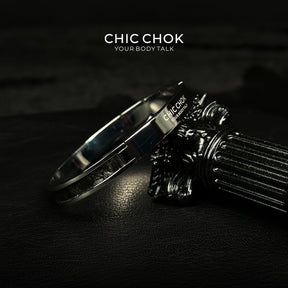 CHICCHOK Classic Close Bracelet, made of stainless steel, featuring a subtle and stylish design. Non-adjustable and perfect for a minimalist, modern look.