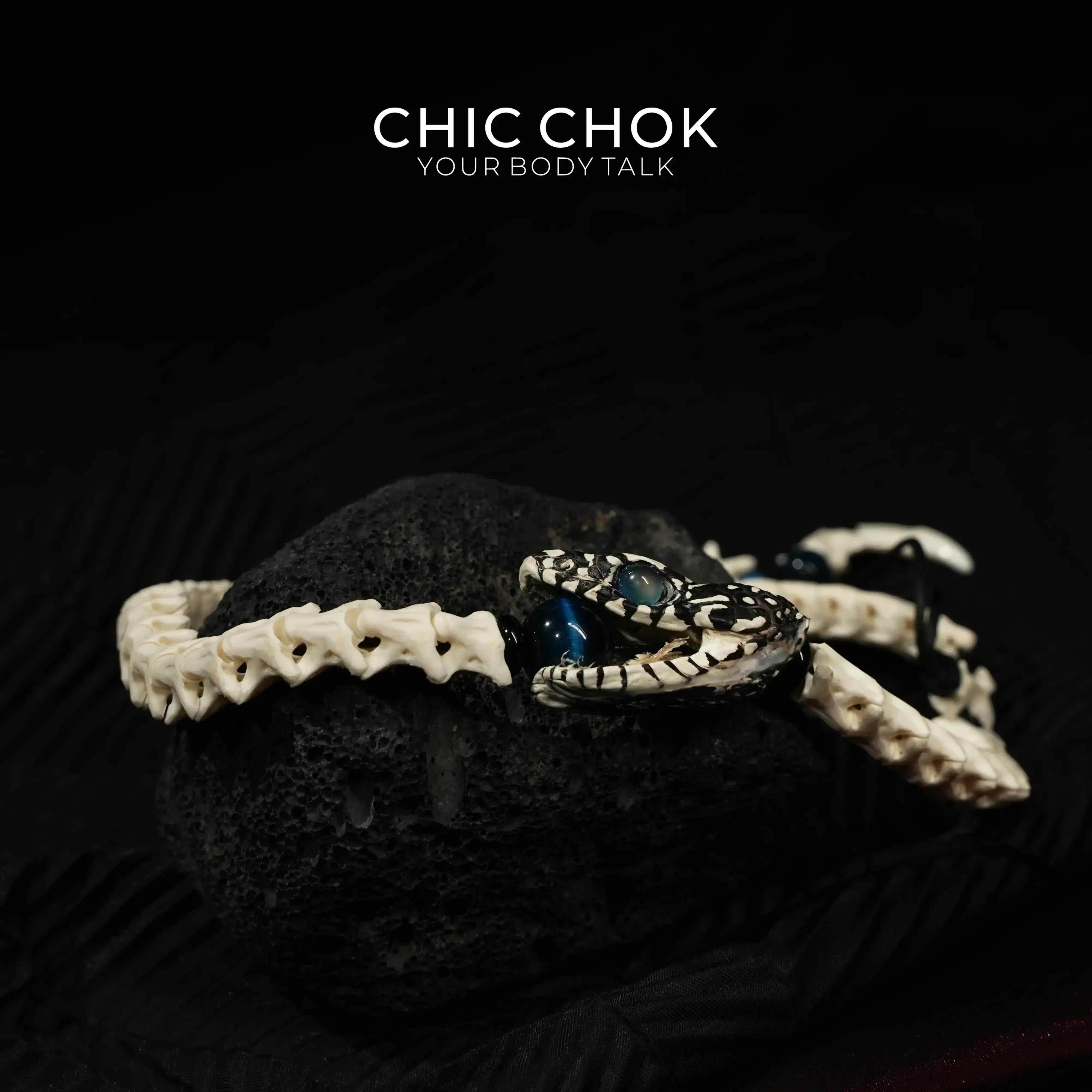 CHIC CHOK Bone Serpent Embracing Sapphire Star - CHICCHOK - 