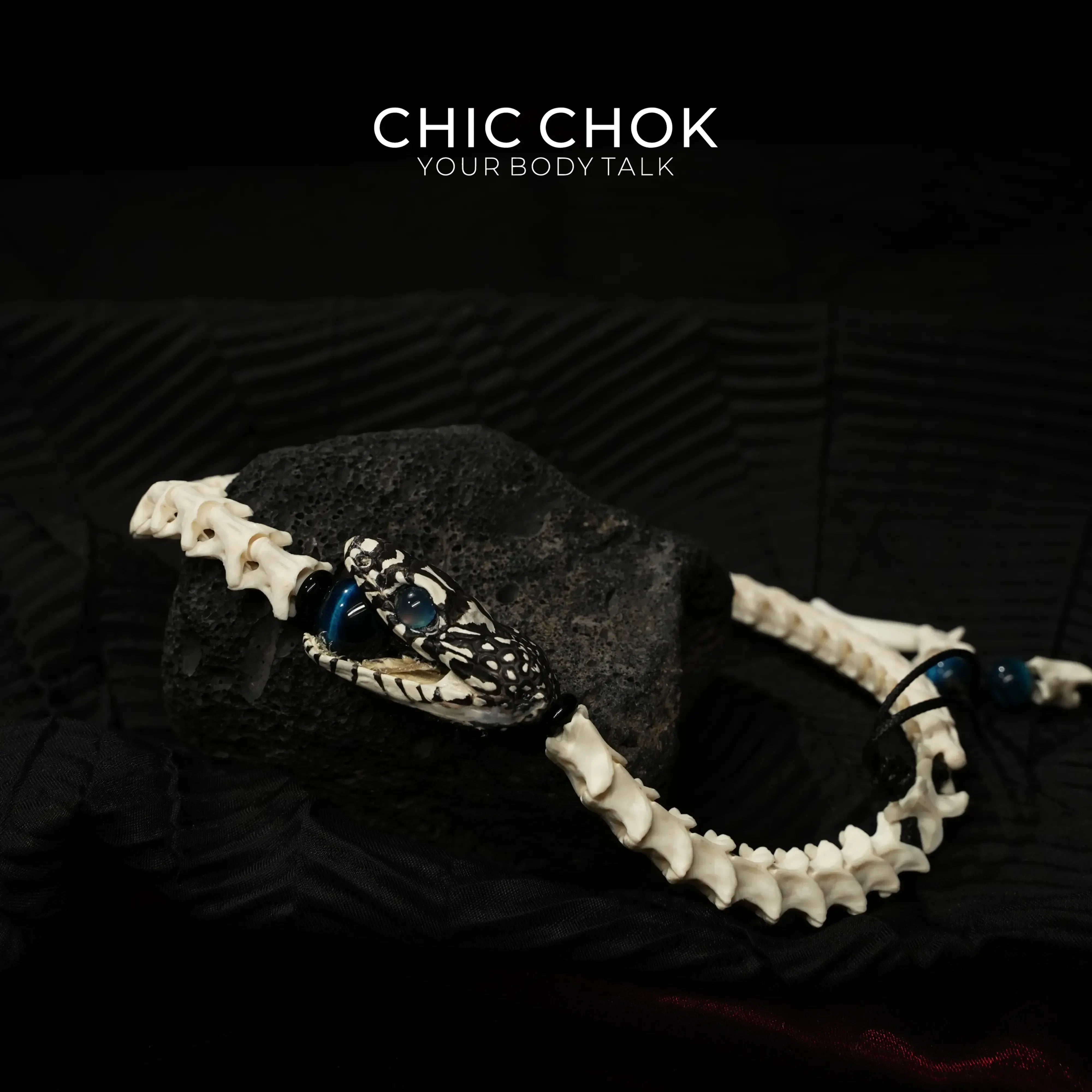 CHIC CHOK Bone Serpent Embracing Sapphire Star - CHICCHOK - - 