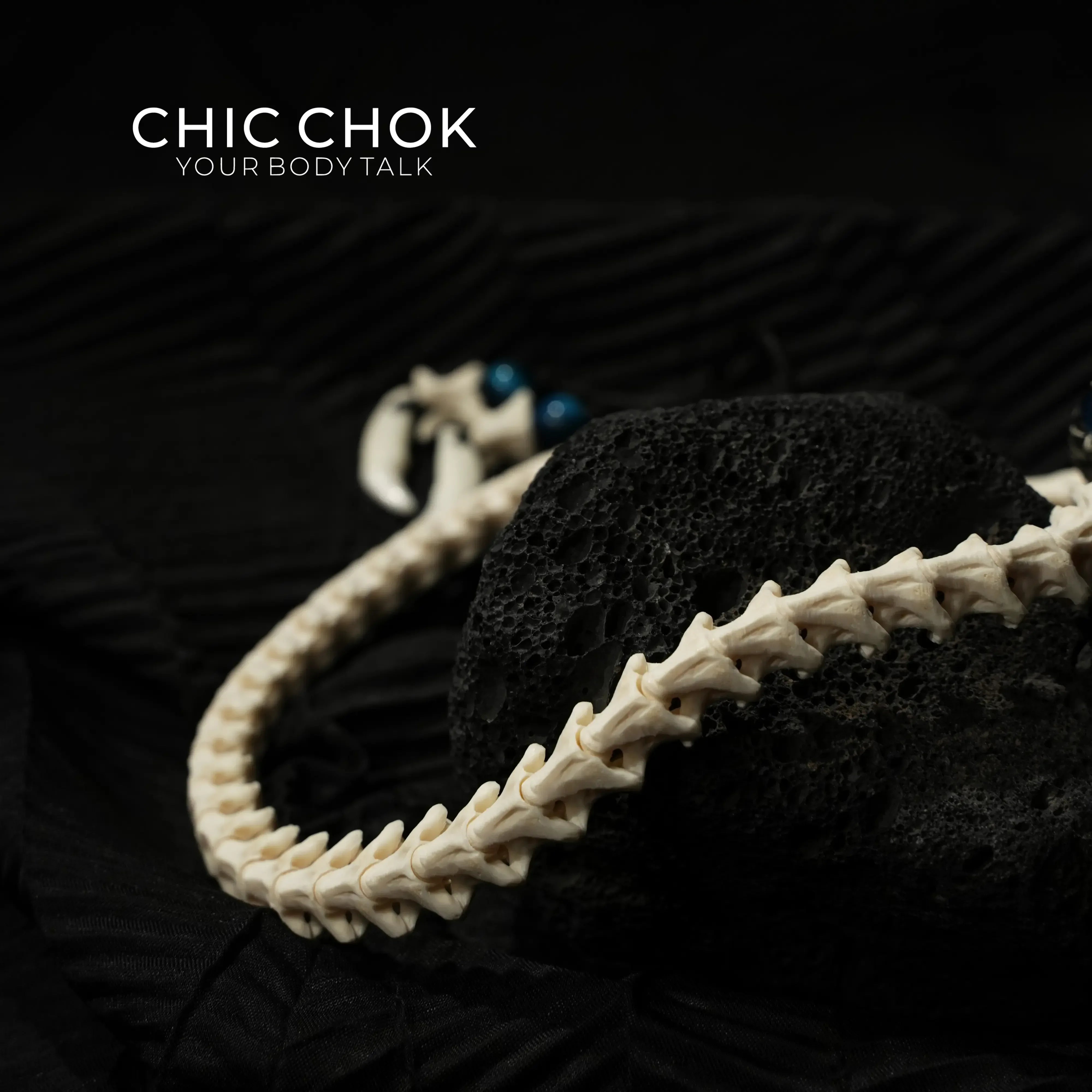 CHIC CHOK Bone Serpent Embracing Sapphire Star - CHICCHOK - - 