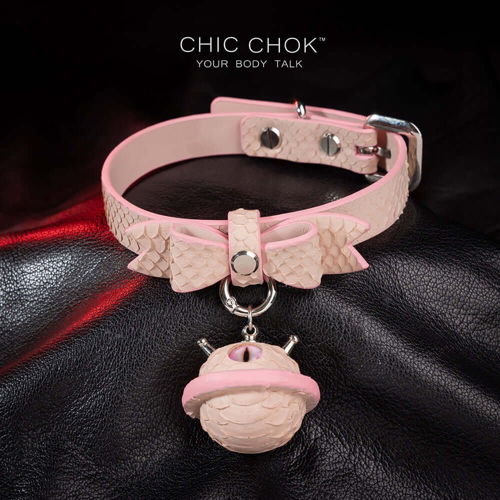 chicchok andromeda Collar Pink leather handmade, Custom pendants