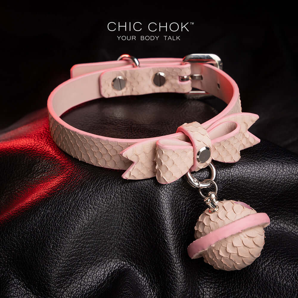 chicchok andromeda Collar Pink leather handmade, Custom pendants