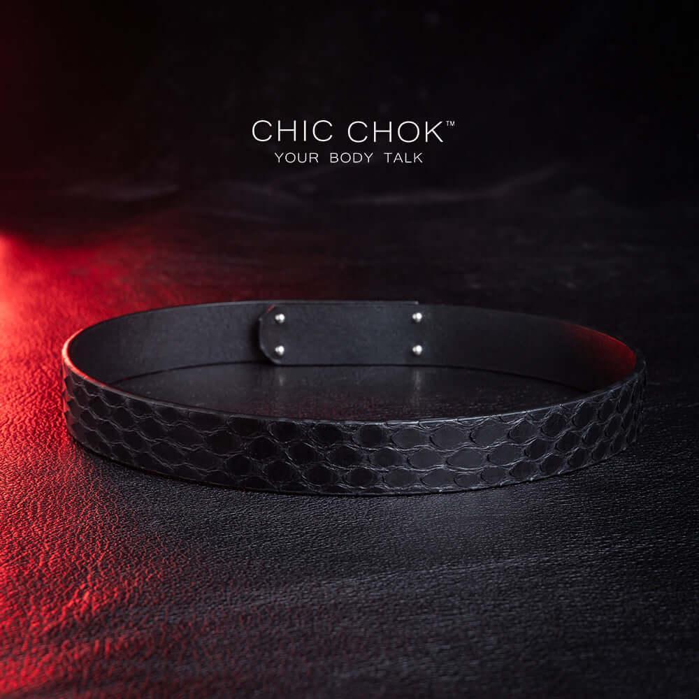 CHICCHOK [Aphrodite] - Black Python Fritillaria Front Closure Fashion Non-adjustable Choker - CHICCHOK - Choker, collar - Choker