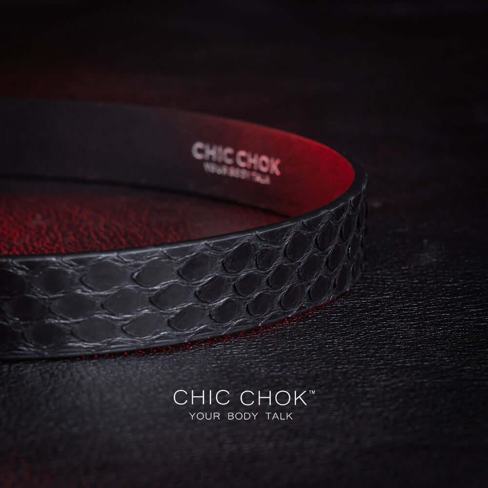 CHICCHOK [Aphrodite] - Black Python Fritillaria Front Closure Fashion Non-adjustable Choker - CHICCHOK - Choker