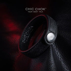 Italian vintage genuine leather bracelet, non-adjustable, available in multiple colors, matte black metal buckle, highlighting the low-key luxury style.
