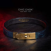 Deep green color, purple shimmering, large scale of the alligator hide, elegant gold locking buckle design, which can have a lock to lock up the collar. Lamb hide inside, friendly touching skin.