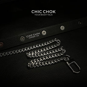 Adjustable spiked choker with intense silver spikes, perfect for alternative fashion.