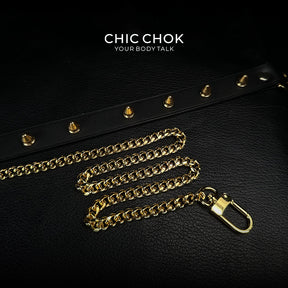 Adjustable spiked choker with intense silver spikes, perfect for alternative fashion.