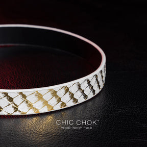 chicchok Isolation Collar Simple wear, high-end feel, luxurious details, handmade, python leather, adjustable design.
