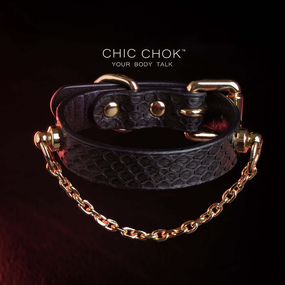 chicchok [Silvana] black snake pattern bracelet, paired with luxurious gold chain and hardware details, noble and individual design style, modern fashion accessories.