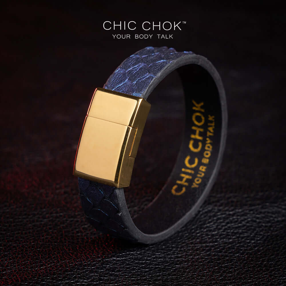 chicchok Tipsy Bracelet Genuine cowhide leather bracelet with snakeskin texture and gold Kelly buckle